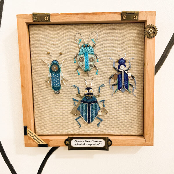 Quatuor bleu d'insectes volants & rampants n°1