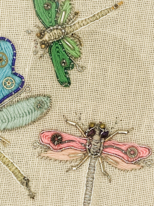 Libellula quadrimaculata bleue, verte & rose Objets déroutés