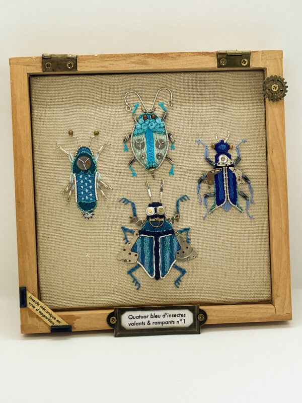 Quatuor bleu d'insectes volants & rampants n°1 matériaux upcyclés