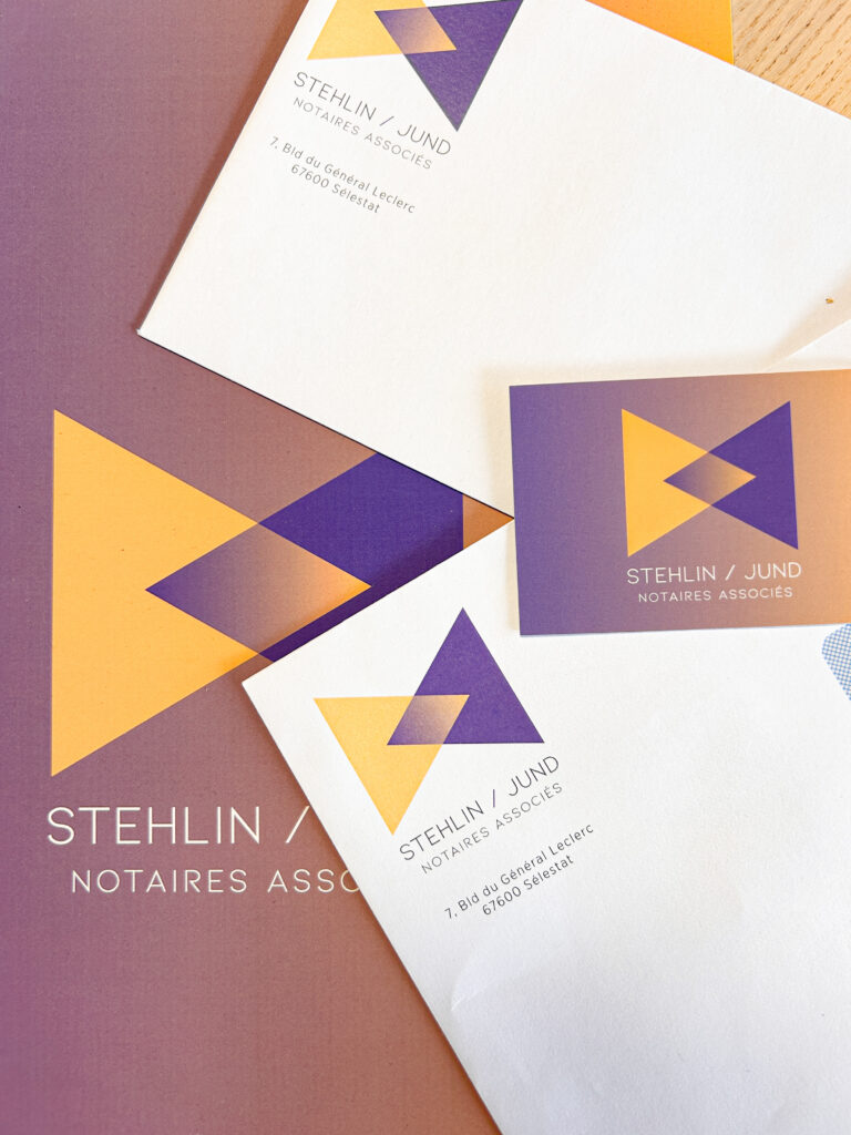 identité de marque et supports imprimés pour entreprise. Marques reviennent au papier